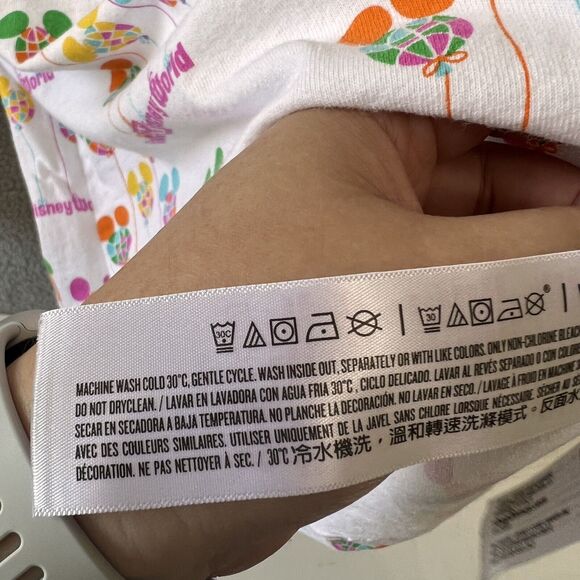 Walt Disney World 50th Anniversary Vault Collection Balloon Spirit Jersey Medium - Picture 12 of 14